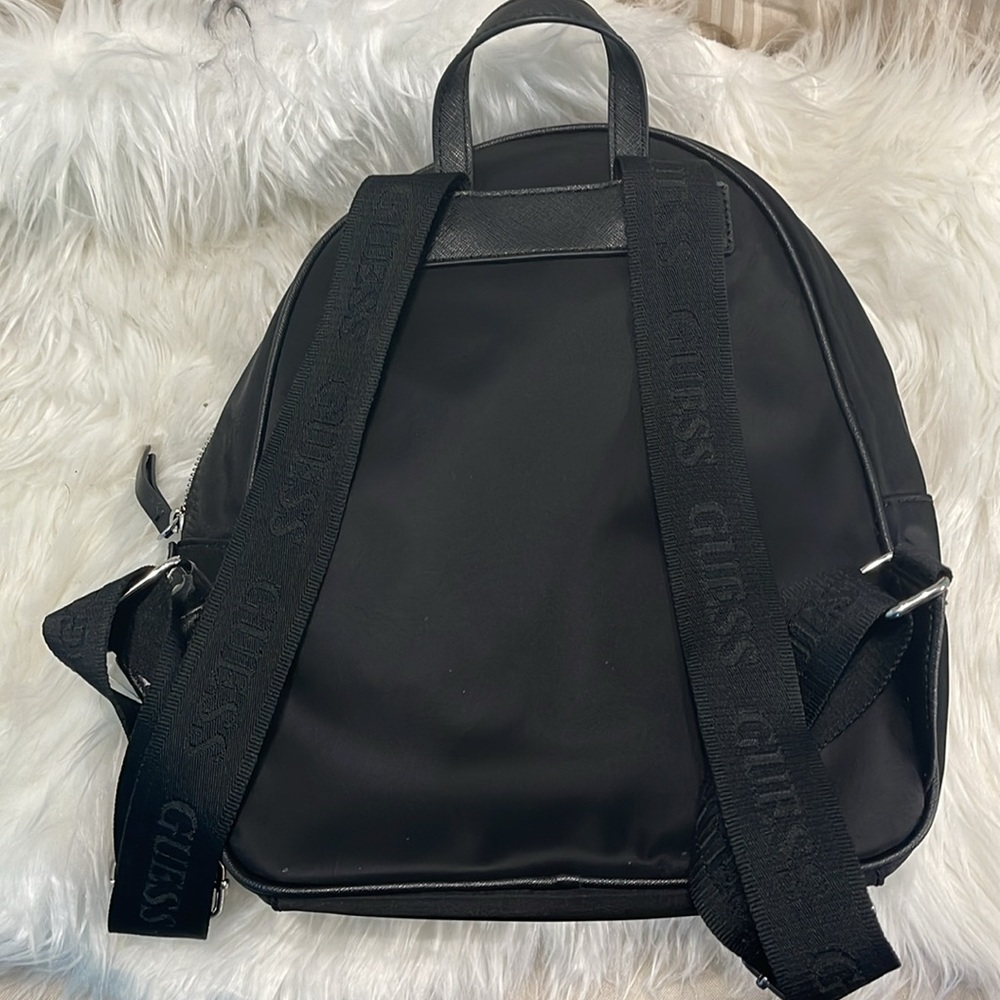 Guess backpack - Picture 3 of 5